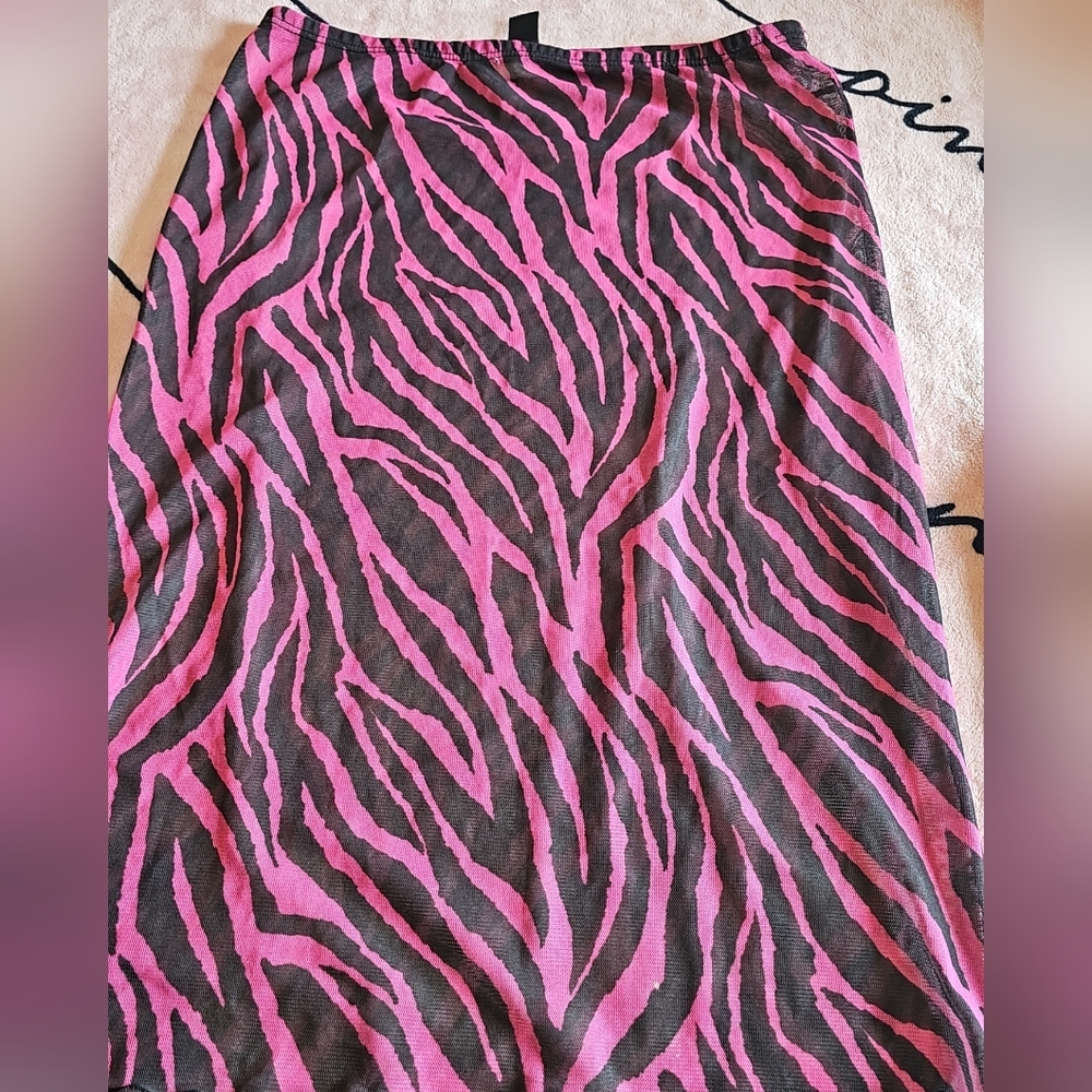 💥SALE💥Women’s Pink Zebra Print Midi Skirt